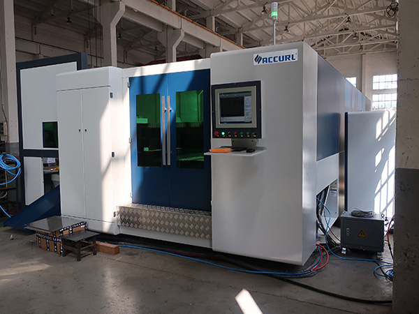 ഡബിൾ പലേട്ട് ചംഗറിലുള്ള 3000W ഫൈബർ ലേസർ കട്ടിംഗ് മെഷീൻ